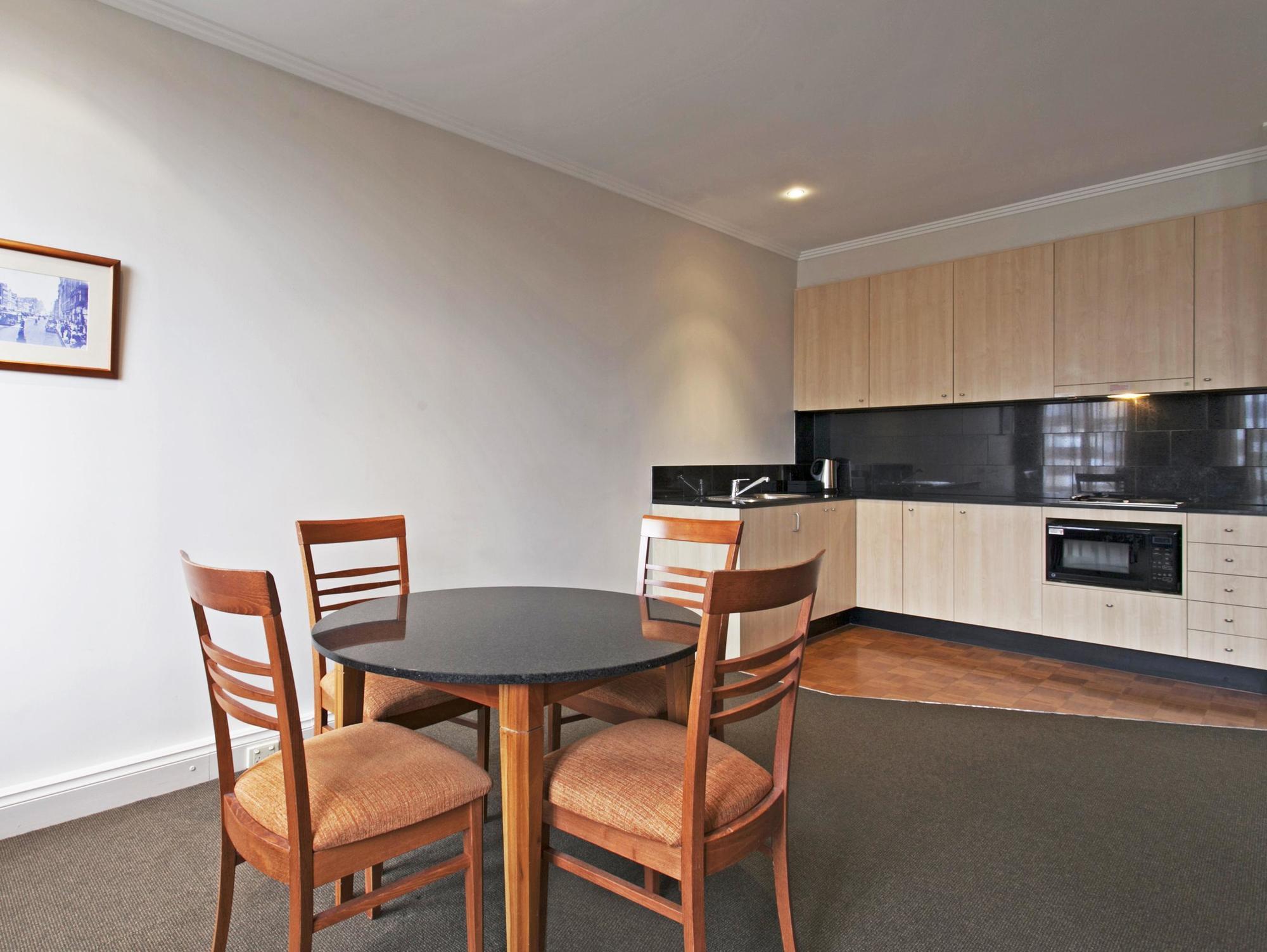 Mantra On Little Bourke Melbourne Aparthotel Bagian luar foto
